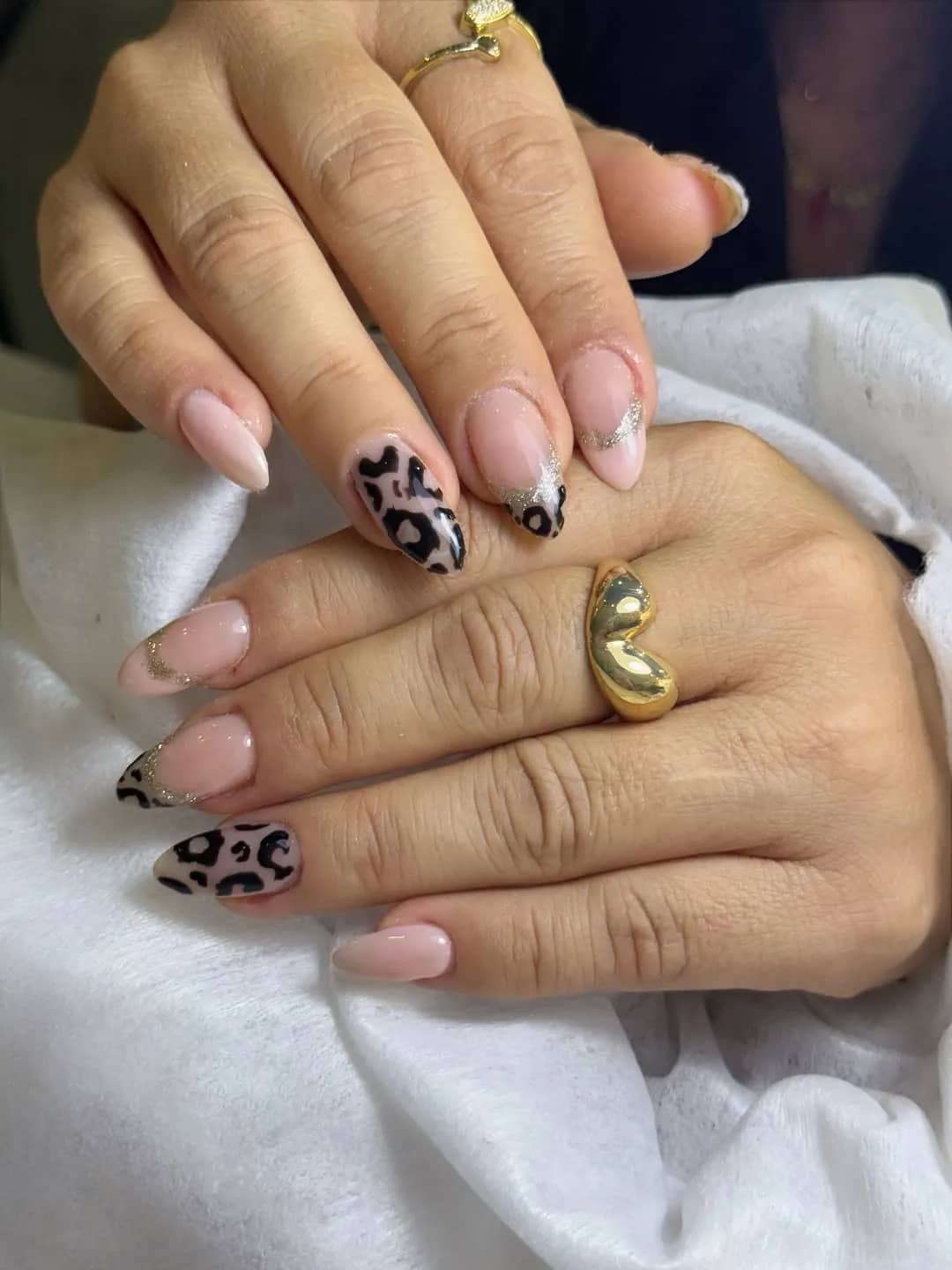 Leopar desenli protez tırnak